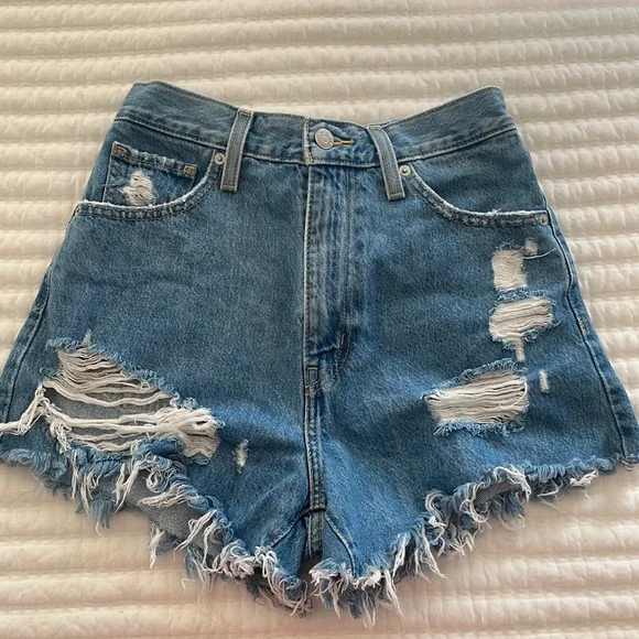 LEVI high waisted mom shorts - Picture 1 of 4